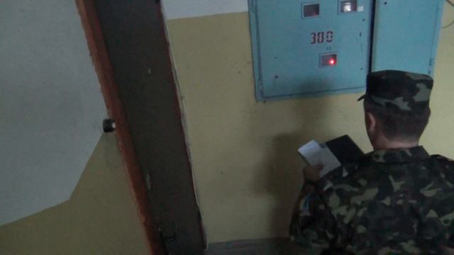 Призывник прячется дома. смотреть онлайн