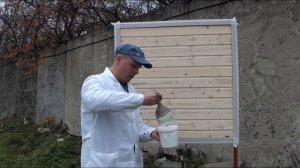 Окраска вагонки резиновой краской.