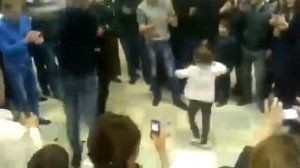 Маленькая Девочка Сделала Всех в Танце  Лезгинка 2013