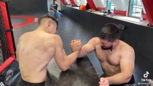 акимбо 69 против асхаба тамаева