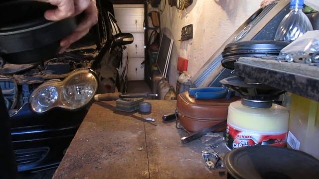 Замена задних штатных динамиков мерседеса W203 на другие.Mercedes rear acoustics replacement смотреть онлайн
