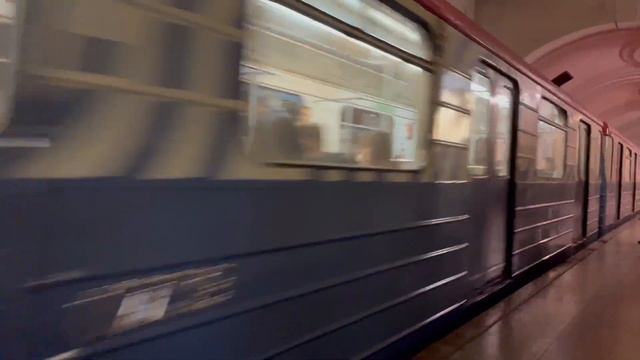 Последние двухгоферные «Номерные» на Замоскворецкой линии смотреть онлайн