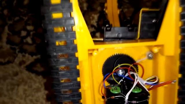 Экскаватор на дистанционном управлении смотреть онлайн