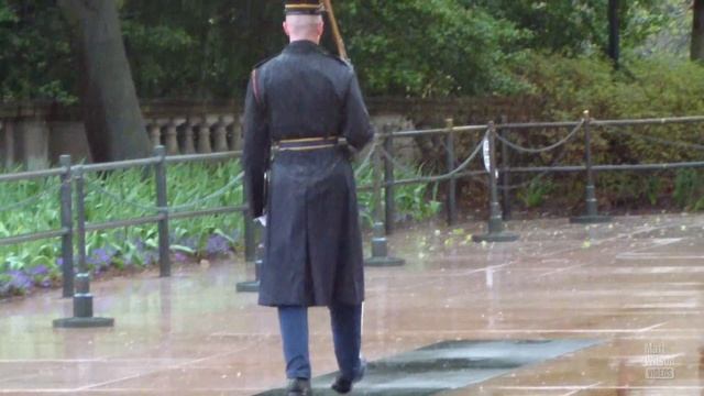 Tomb Guards ● Post in Rain at Arlington Cemetery смотреть онлайн