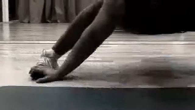 Стретчинг «Работа над гибкостью» №18 Дмитрия Смирнов смотреть онлайн