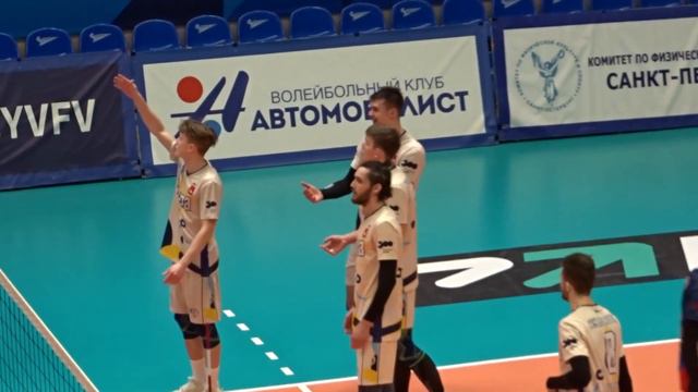 Автомобилист 0:3 Кама с трибуны академии волейбола Платонова смотреть онлайн