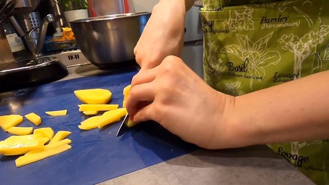 Запеченная форель с овощами | готовим дома смотреть онлайн