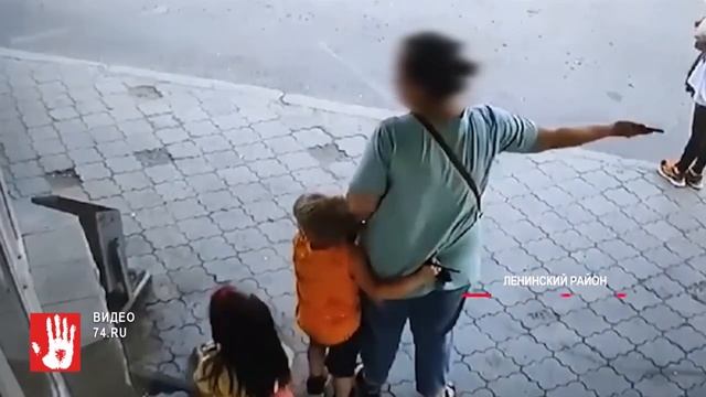 В Челябинске осудили мужчину, который ударил незнакомого маленького мальчика на улице смотреть онлайн