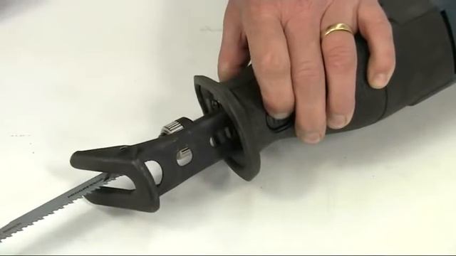 เลื่อยจิ๊กซอร์ไฟฟ้า Bosch Sabre Saw Model GSA 1300 PCE Professional