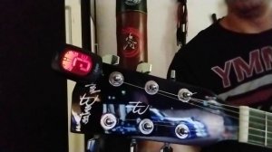 Как настроить гитару с помощью тюнера-прищепки