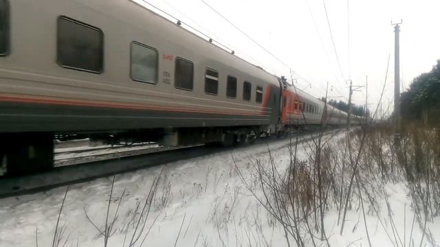 электровоз эп2к с пассажирским поездом Казань новой Уренгой проследует по оп хуторята смотреть онлайн