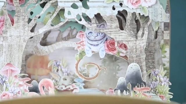 Обзор альбома с поп-ап конструкциями «Алиса 3.0»