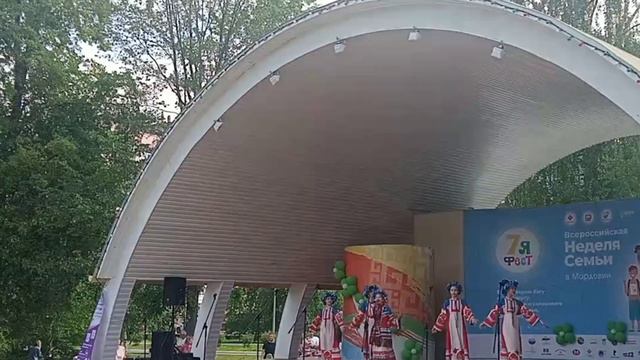 Саранск! Семья фест! Дети поют песню о Родине смотреть онлайн