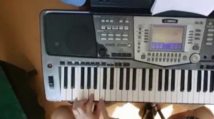 Видеоурок на синтезаторе Голубые береты Синева