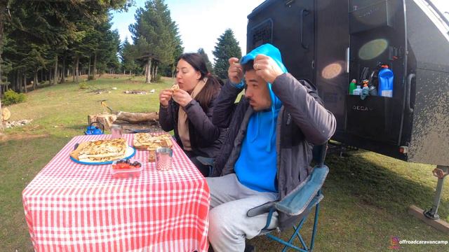 SERT RÜZGARLI KARAVAN KAMPI - MUHTEŞEM GÜN BATIMI - ŞELALE GEZİSİ - #karavan #camping #offroad смотреть онлайн
