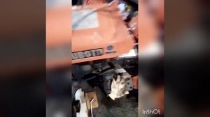ЯПОНСКИЙ МИНИТРАКТОР KUBOTA B5001-4WD ЗАМЕНА МАСЛА В МКПП.