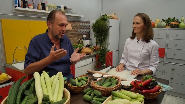 Что оригинального приготовить из огурцов? смотреть онлайн
