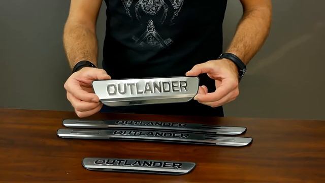 DOOR SCUFF PLATES MITSUBISHI OUTLANDER 2013+ / WEWNĘTRZNE LISTWY PROGOWE OUTLANDER 2013+ смотреть онлайн