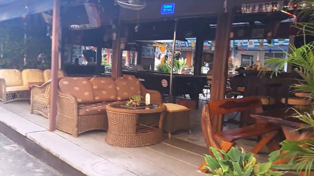 Таиланд, Ча-Ам. Улица баров и Narathip Road