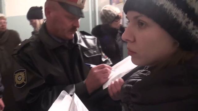 Жулики и воры подсылают провокаторов. И "полицейских" смотреть онлайн