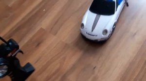 Машина на радиоуправлении Porsche.