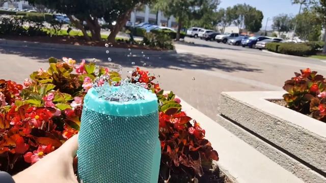 JBL Charge 3 Water Demo смотреть онлайн
