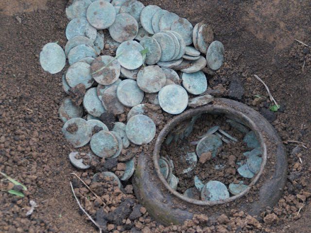 Клад Екатарининских пятаков, 13 килограмм медных монет. смотреть онлайн