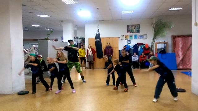 онлайн танец хип хоп, ХИП ХОП тренировка, детская связка ПО ХИП ХОП, HIP-HOP ШКОЛА в Севастополе смотреть онлайн