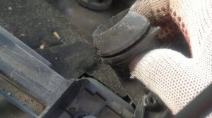 демонтаж передней стойки пежо 3008