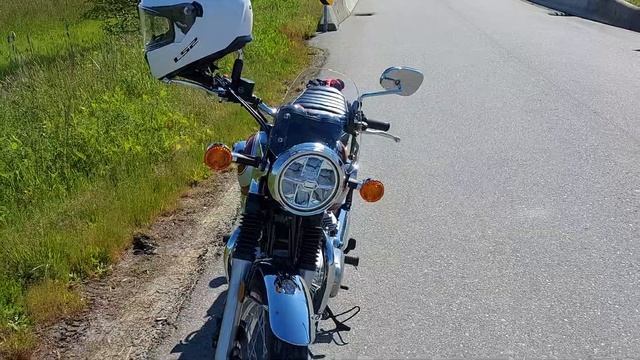 Kawasaki W800: new windscreen - is it working? смотреть онлайн