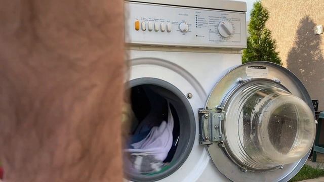 Stress Test: Throwing WET Clothes In Miele While Spinning