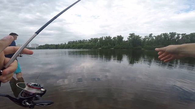Ловля ОКУНЯ и СУДАКА. Этот твистер сделал рыбалку. Микроджиг. Ультралайт. смотреть онлайн