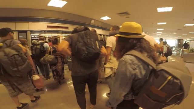 Walking to Immigration at Rome–Fiumicino International Airport ??✈️ смотреть онлайн
