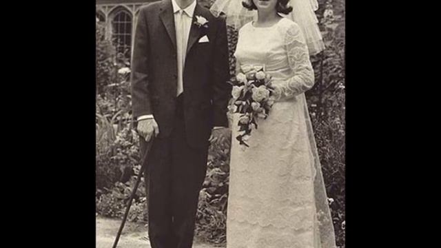 Stephen Hawking tribute, brilliant British scientist in wheelchair with theory on black holes смотреть онлайн