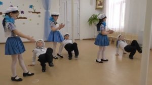 Танцевальный ансамбль подготовительной группы. "Море начинается с  маленькой реки"