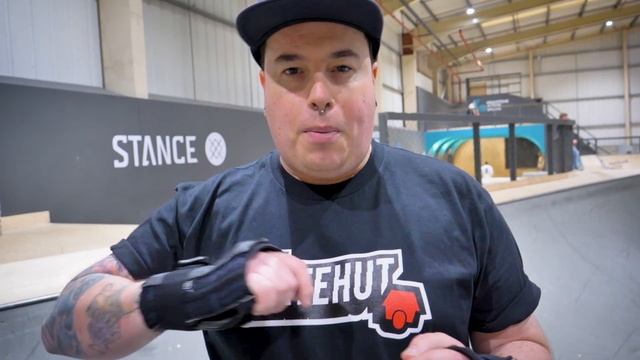 Learn How To Roller Skate In Less Than 5 Minutes!! смотреть онлайн