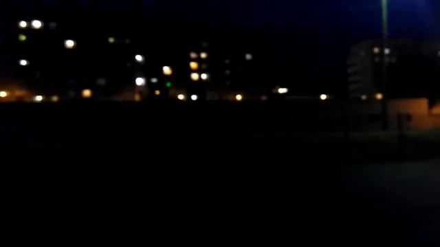 Зеленый лазер. Green Laser. Ночью светят в глаза зеленым лазером.