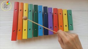 В траве сидел кузнечик. Детские песни на ксилофоне / Children's xylophone songs