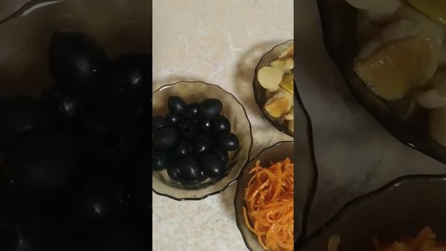 "лёгкий салатик" на праздничный стол смотреть онлайн