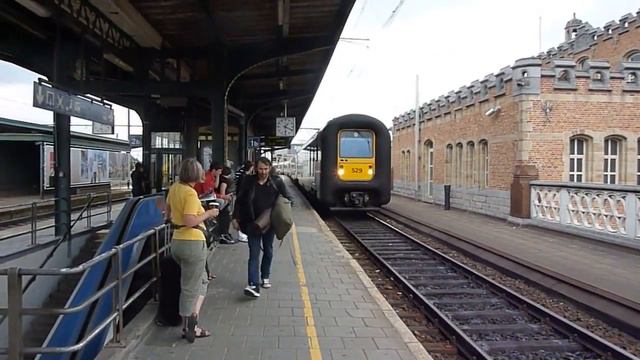 Zugeinfahrt in Gent.MOV смотреть онлайн