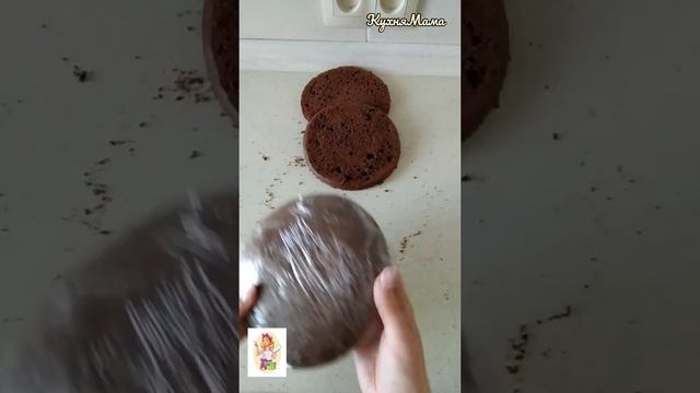 Как разрезать ровно и одинакового размера коржи, без нити и специального инвентаря смотреть онлайн