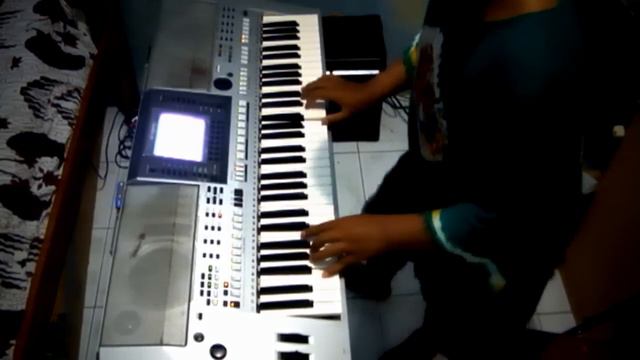 Yamaha PSR S700 (Lead Guitar test) смотреть онлайн