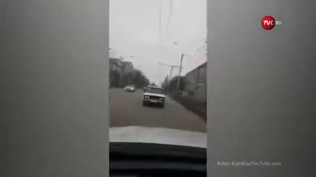 Илон Маск ответил по-русски на вопрос в Twitter «And how do you like this, @elonmusk (Как тебе тако смотреть онлайн