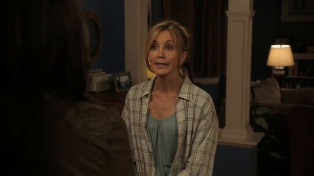 Отчаянные домохозяйки S08E06: Костюм котёнка с плёткой смотреть онлайн