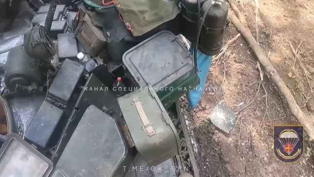Разведчики бригады армейского спецназа России досматривают танки, на которых боевики РДК заезжали в смотреть онлайн