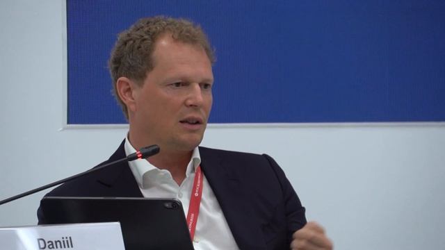 Владимир Мау: «эффективная модель государственного управления должна быть ориентирована на людей» смотреть онлайн