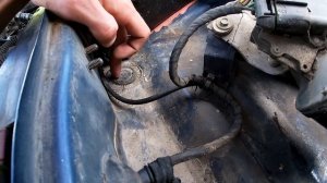 Основная причина попадания воды в салон под коврики и простое решение!