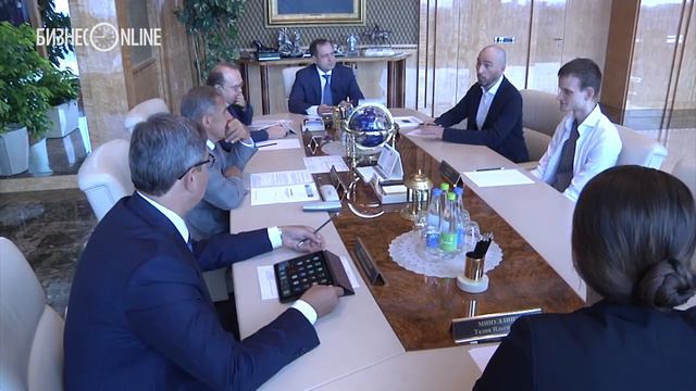 Минниханов встретился с создателем криптовалюты Ethereum Виталиком Бутериным смотреть онлайн