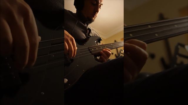 Fretless bass solo improvisation ( fender dimension) смотреть онлайн