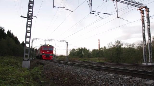 электричка ЭТ2-021 проходит кривую смотреть онлайн